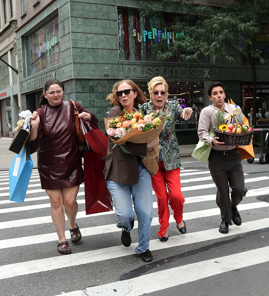 Megan Stalter, Hannah Einbinder, Jean Smart, Paul W. Downs, Big Pic, Hacks cast