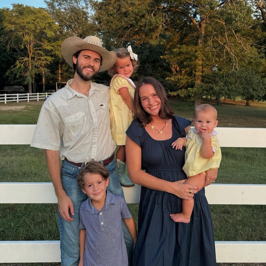 Duck Dynasty’s John Luke Robertson, Mary Kate Robertson Expecting Twins Duck Dynasty’s John Luke Robertson, Mary Kate Robertson Expecting Twins