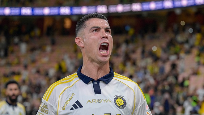 Cristiano Ronaldo 1st Soccer Player to Be Billionaire