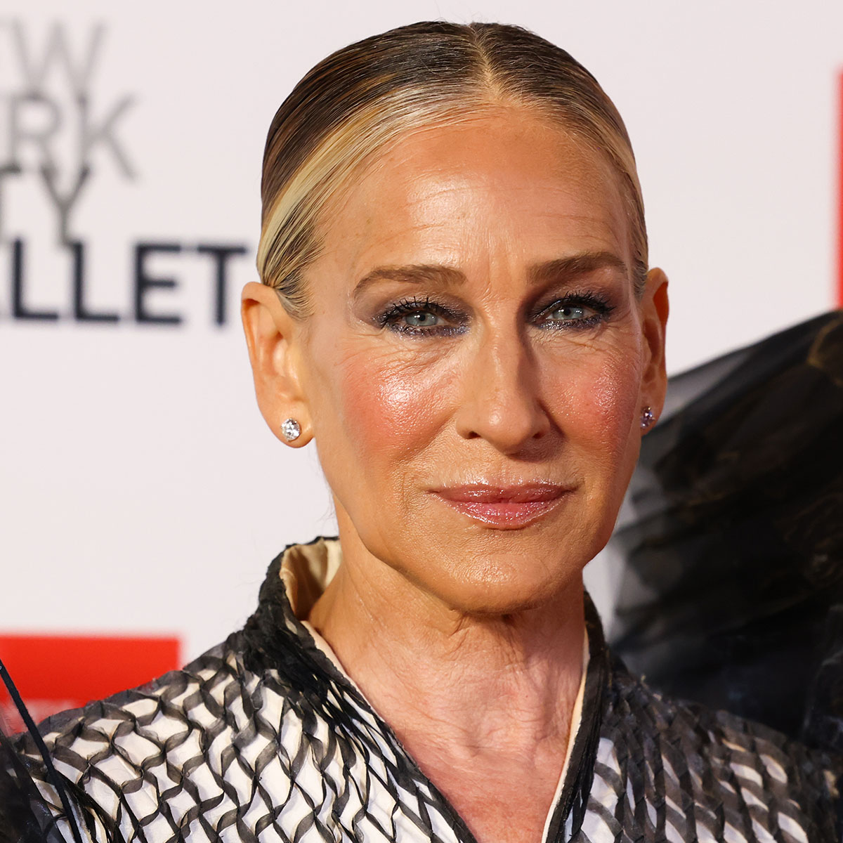 Sarah Jessica Parker Is an Angel With Giant Wings on Red Carpet