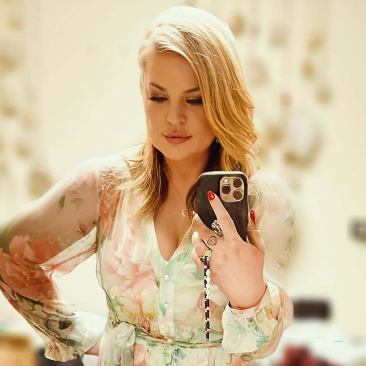 
                        General Hospital's Kirsten Storms to Undergo Brain Surgery
                