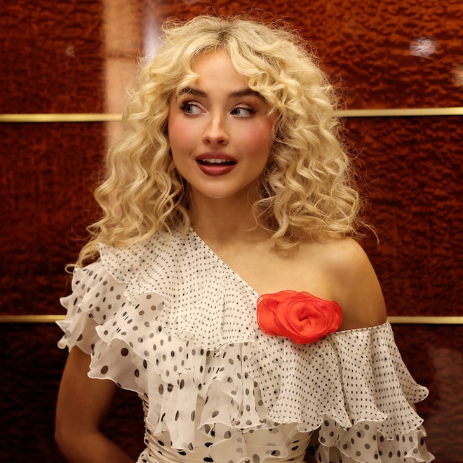 Sabrina Carpenter, Saturday Night Live, October 2025