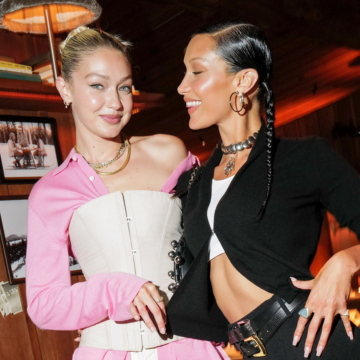
                        Bella Hadid and Gigi Hadidâ€™s Relatable Victoriaâ€™s Secret...