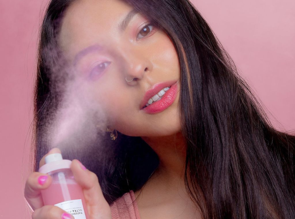 I Use A Face Mist After Every Step In My Skincare Routine & It's Transformed My Pores and skin 2
