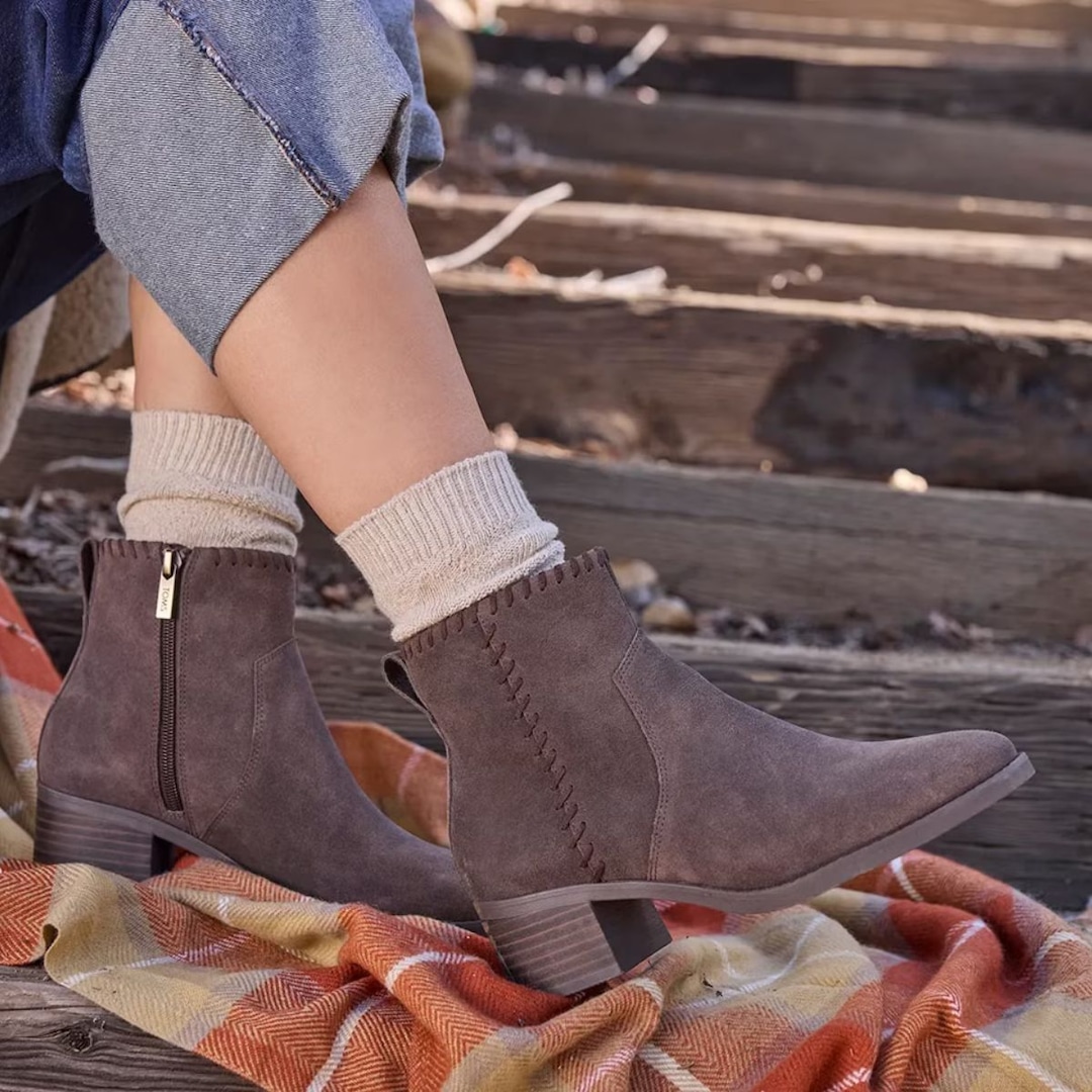25% Off DSW Sale: Steve Madden, Dr. Martens & More!