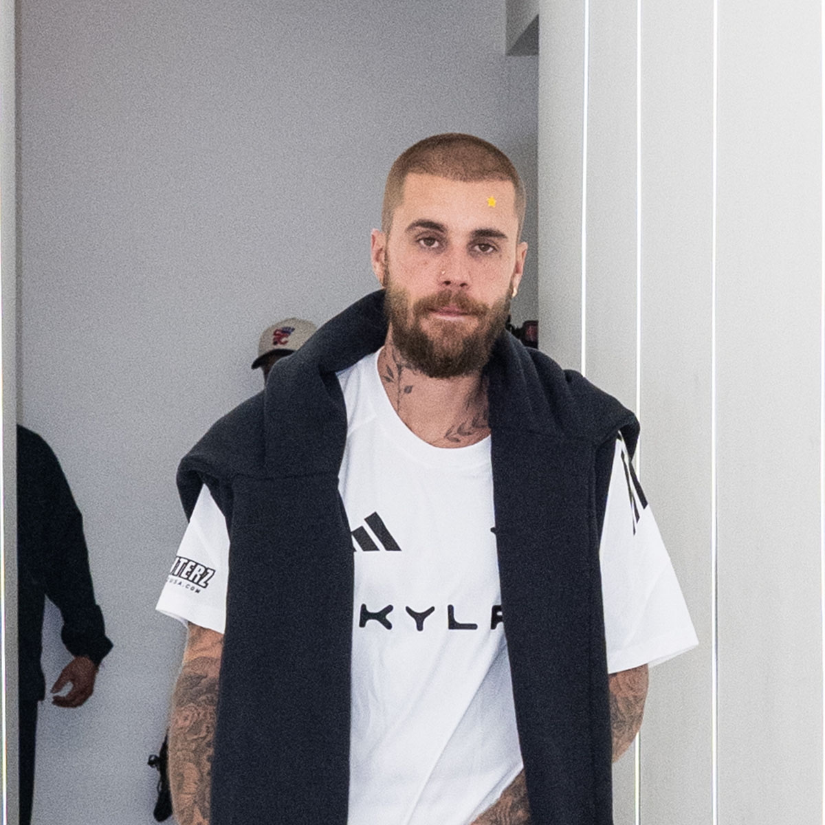 Justin Bieber Looks So Different Without Beard at World Series 2025