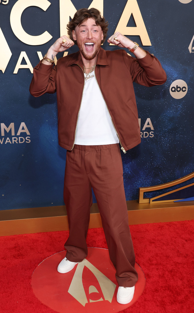Bailey Zimmerman arrives at the CMA Awards 2025 red carpet