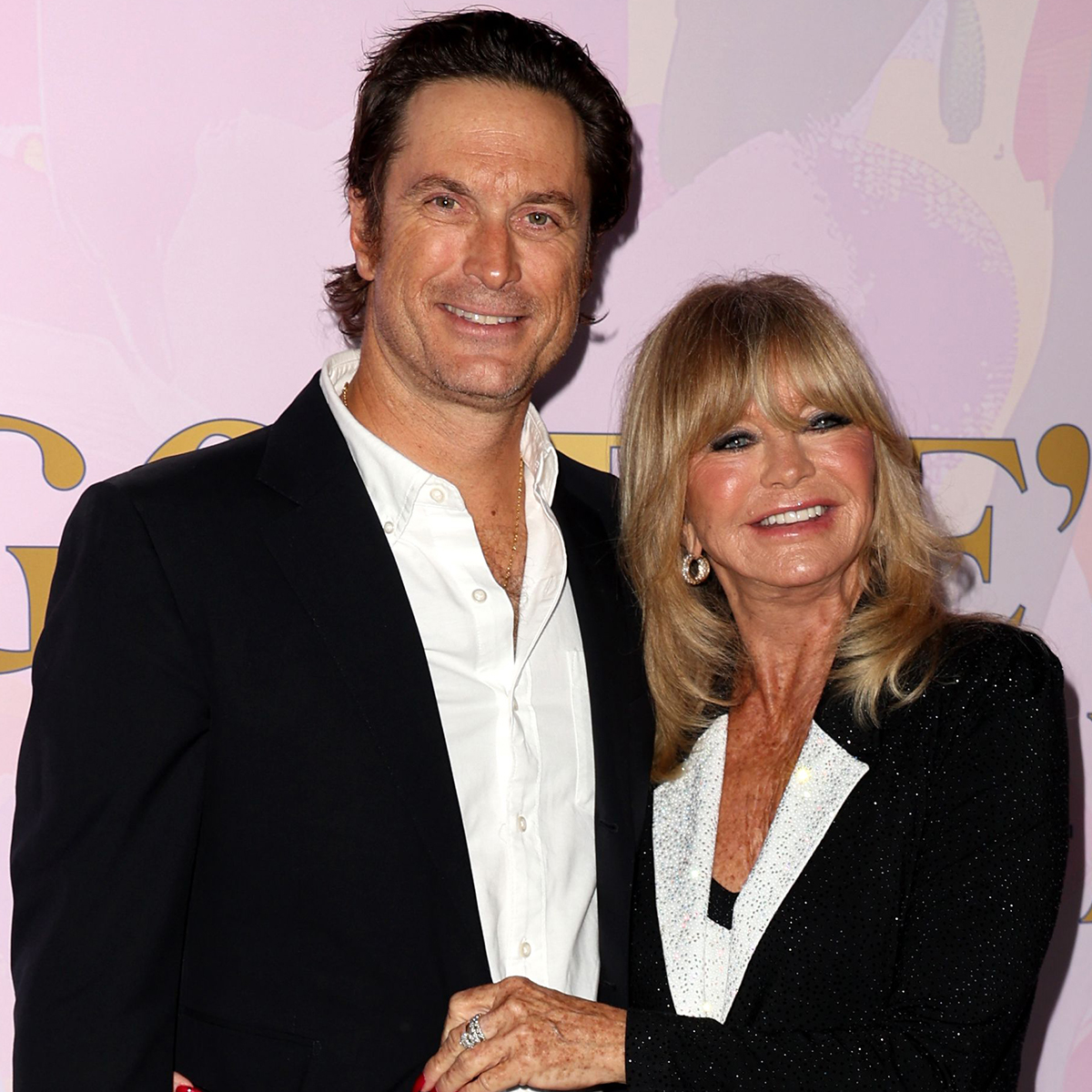 Oliver Hudson Shares What Goldie Hawn Wants to Do for 80th Birthday thumbnail