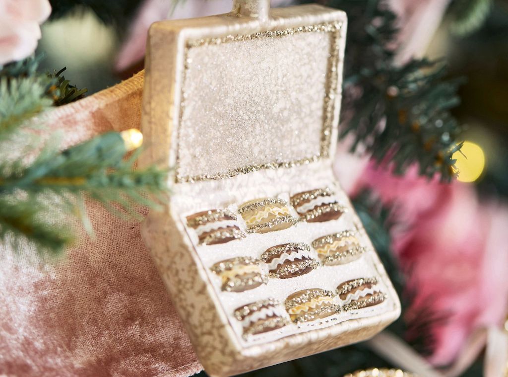 Embellishes BFCM Predominant.jpg