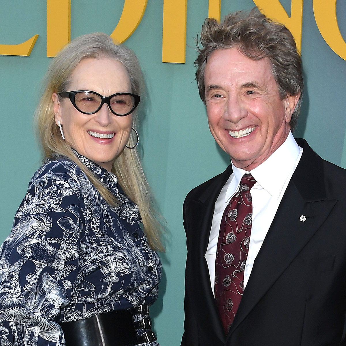 Meryl Streep Gives the Middle Finger While Sitting With Martin Short at SNL 50th Anniversary Concert - E! Online