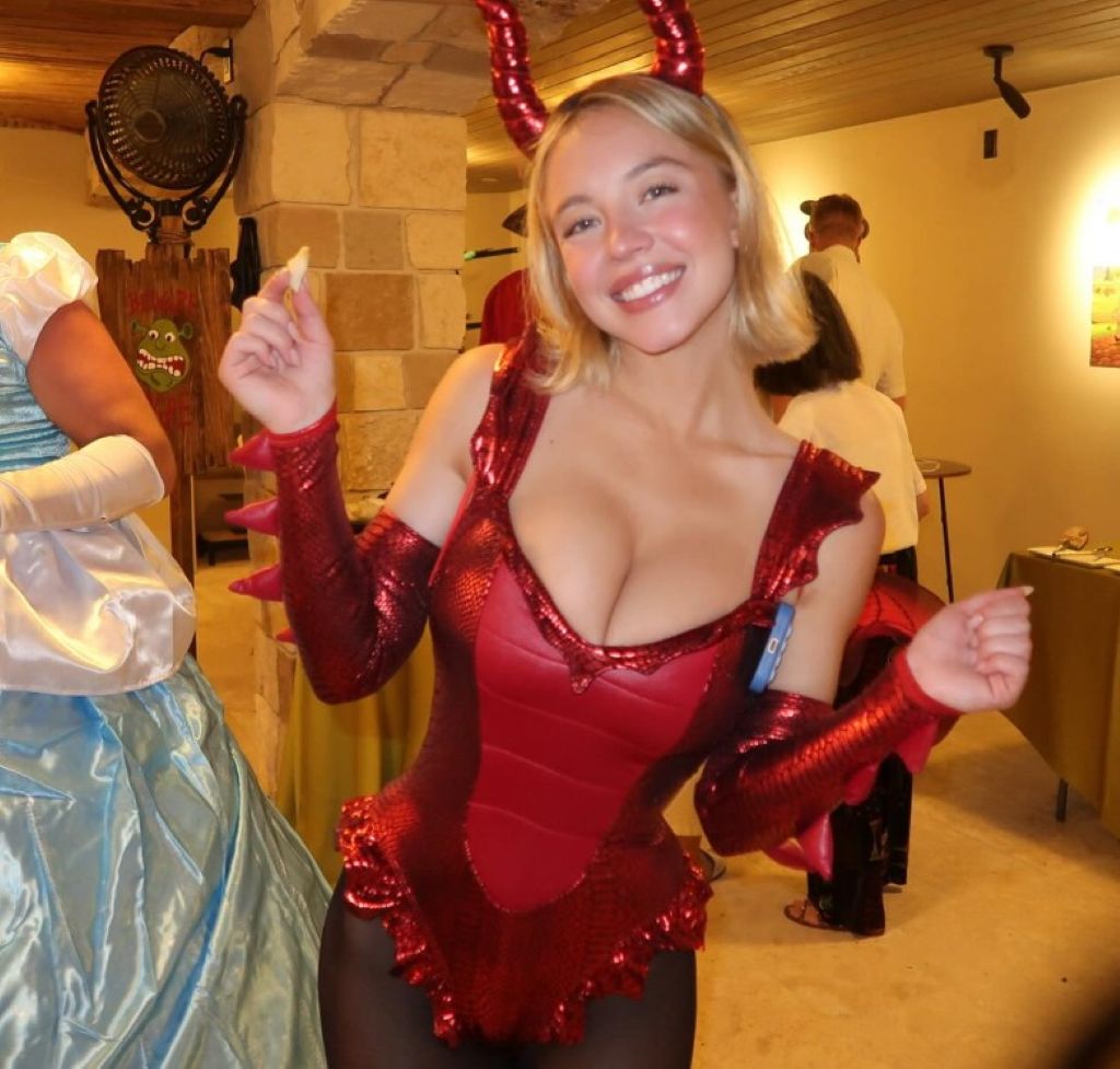 Sydney Sweeney's Shrek-Themed Lingerie at Thanksgiving Party