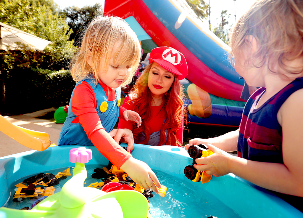 Christina Aguilera, Summer Rain Rutler