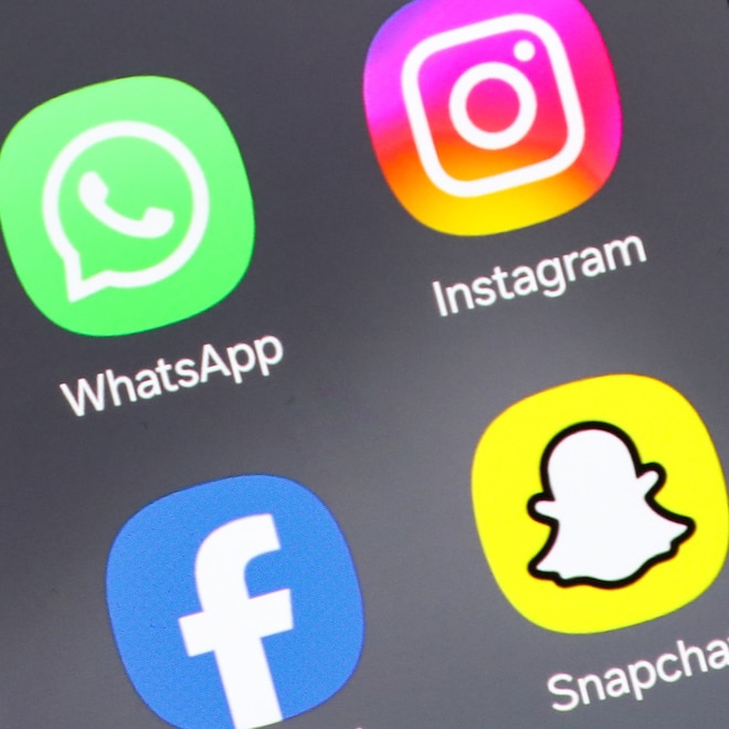 Social Media Apps, Instagram, WhatsApp, Facebook, Snapchat, Threads, Messenger, LinkedIn, TikTok