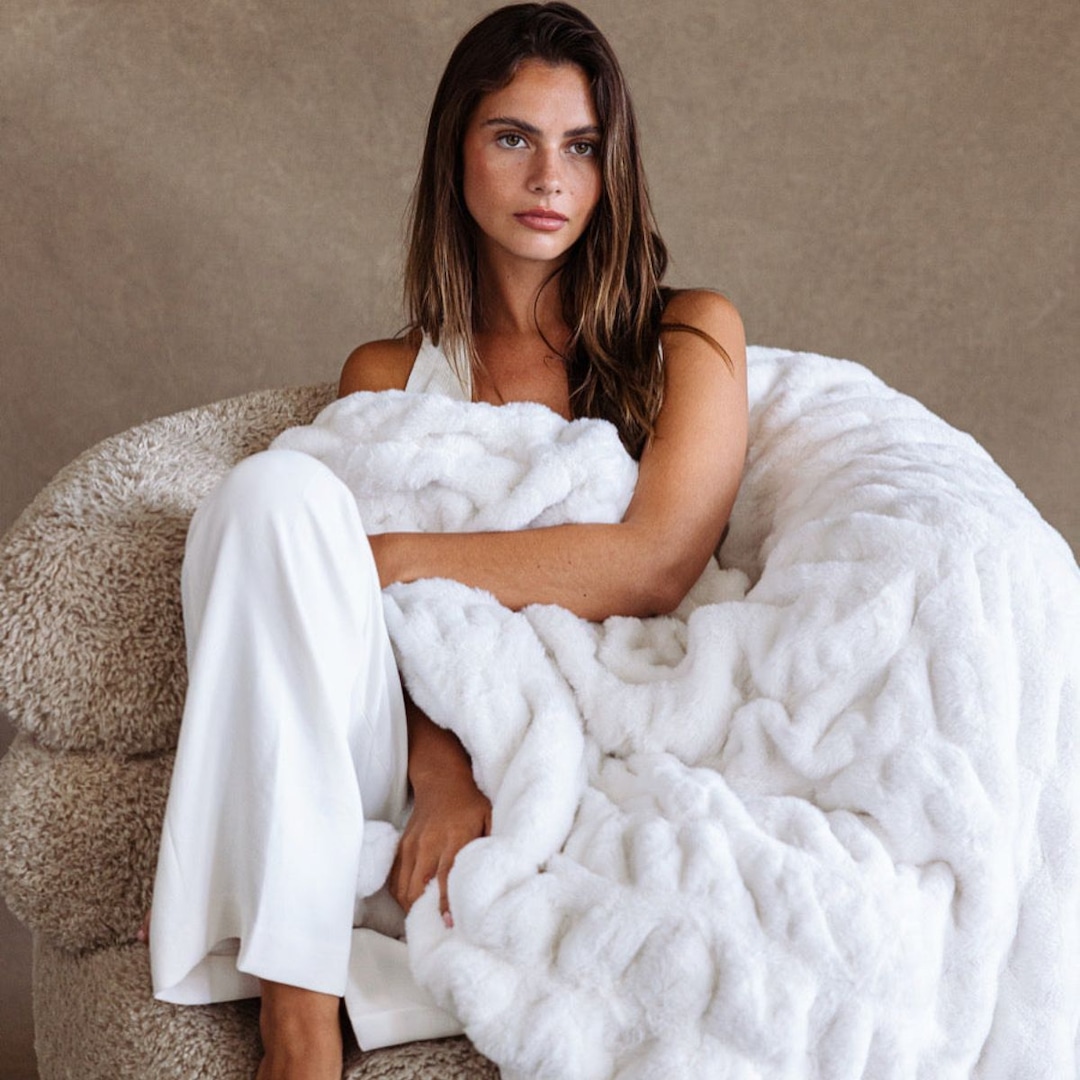 Moda inspirada en el color del año de Pantone Cloud Dancer Moda inspirada en el color del año de Pantone Cloud Dancer