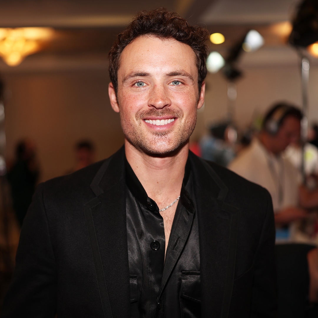 Ексклузивни ЗнаменитостиHot GossLINK КОПИРАНО Истинското име на Дилън Ефрон всъщност