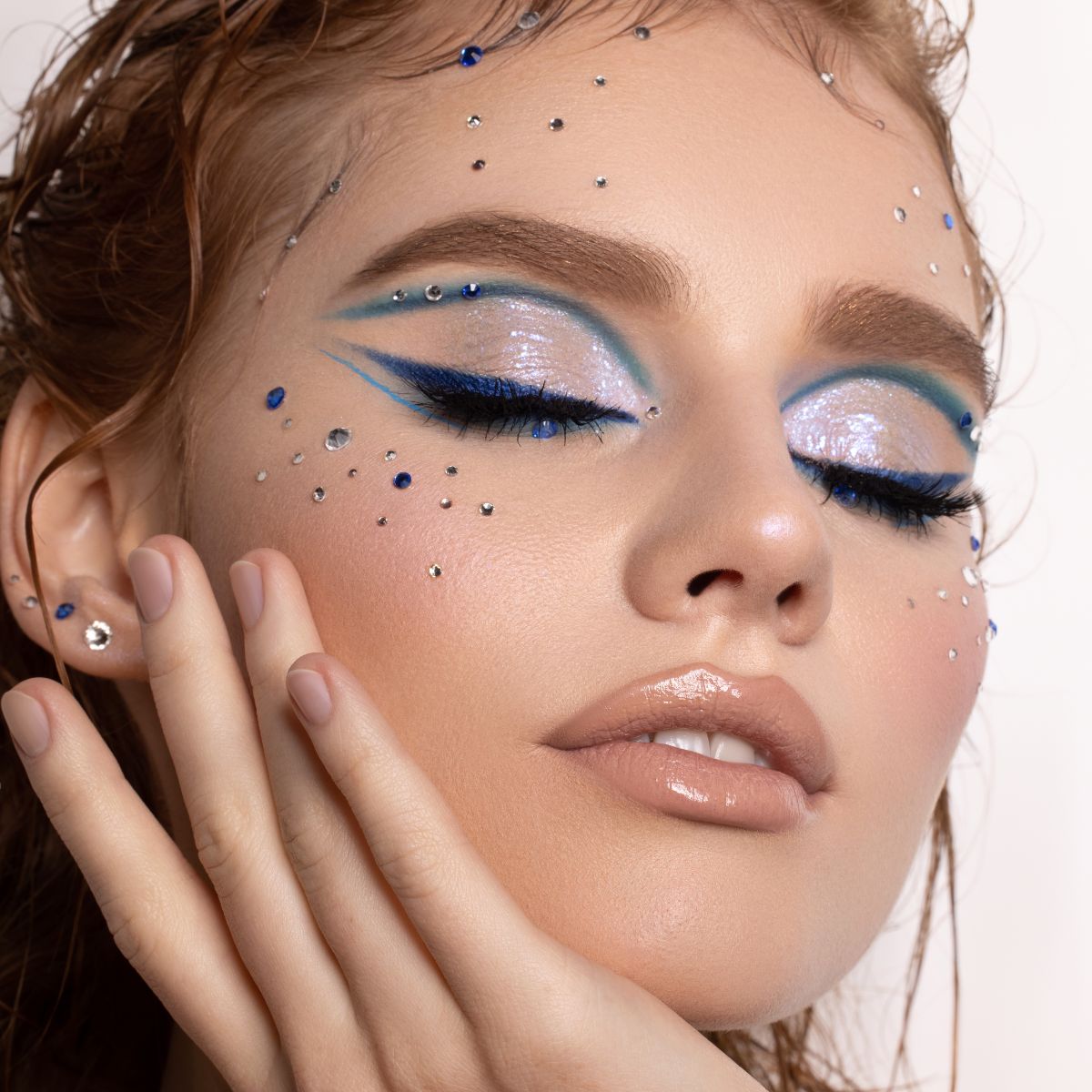 Everything You Need to Create a Sparkly New Year’s Eve Makeup Look