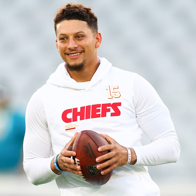 Patrick Mahomes #15 of the Kansas City Chiefs warms up prior to playing the Jacksonville Jaguars at EverBank Stadium on October 06, 2025 in Jacksonville, Florida.