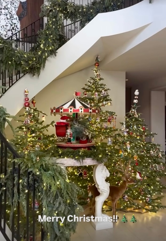 Kourtney Kardashian, Christmas 2025