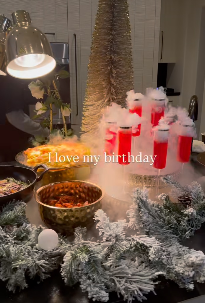 Kourtney Kardashian, Alabama Barker