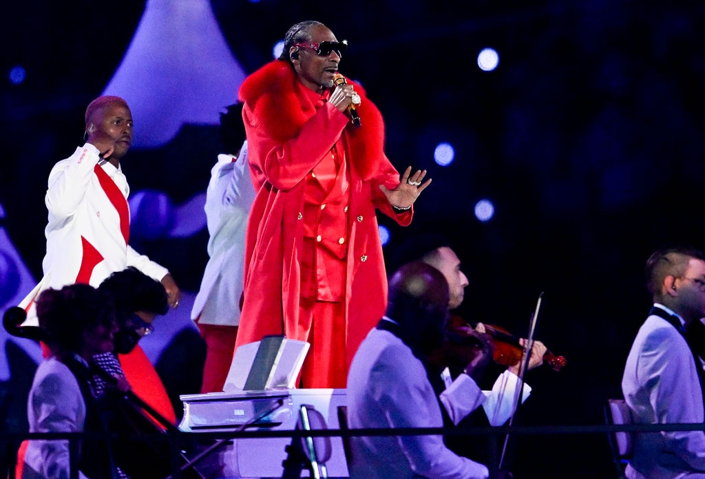 NFL Halftime Show: Snoop Dogg, Andrea Bocelli, Martha Stewart