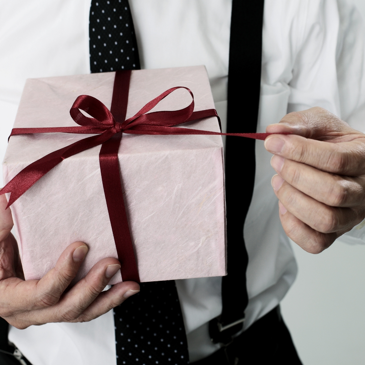 Men’s Valentine’s Day Gifts Ideas Under  