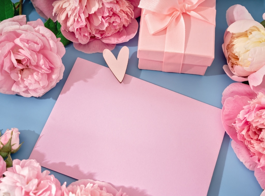 The 33 Best Valentine’s Day Gifts Under $10 That Will Impress Without Breaking the Bank 11 Store Valentine's Day Items Beneath $10