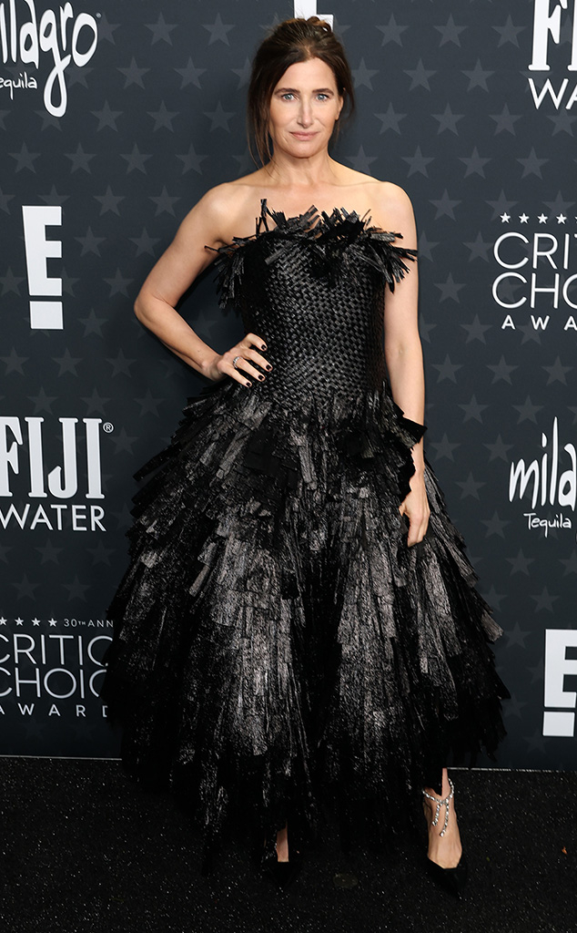 Kathryn Hahn Arrives at the Critics Choice Awards 2025 red carpet