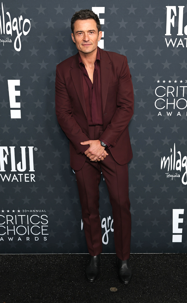 Orlando Bloom arrives at the Critics Choice Awards 2025 red carpet
