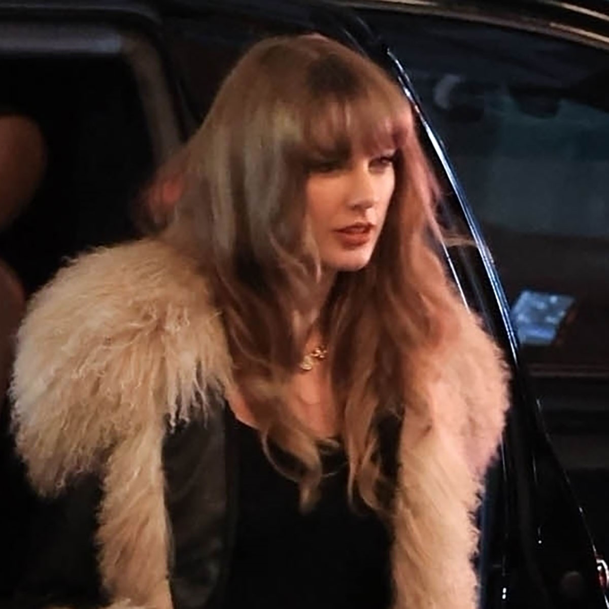 Taylor Swift Reunites With Kylie Kelcie and HAIM Ahead of Super Bowl