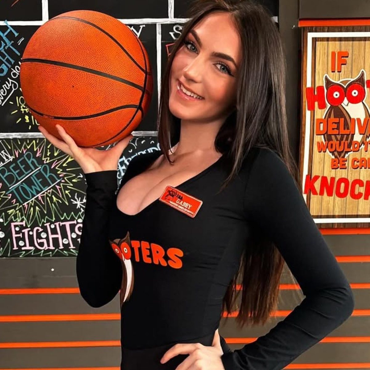 Gabrielle Harlan, Hooters, Instagram, 2025