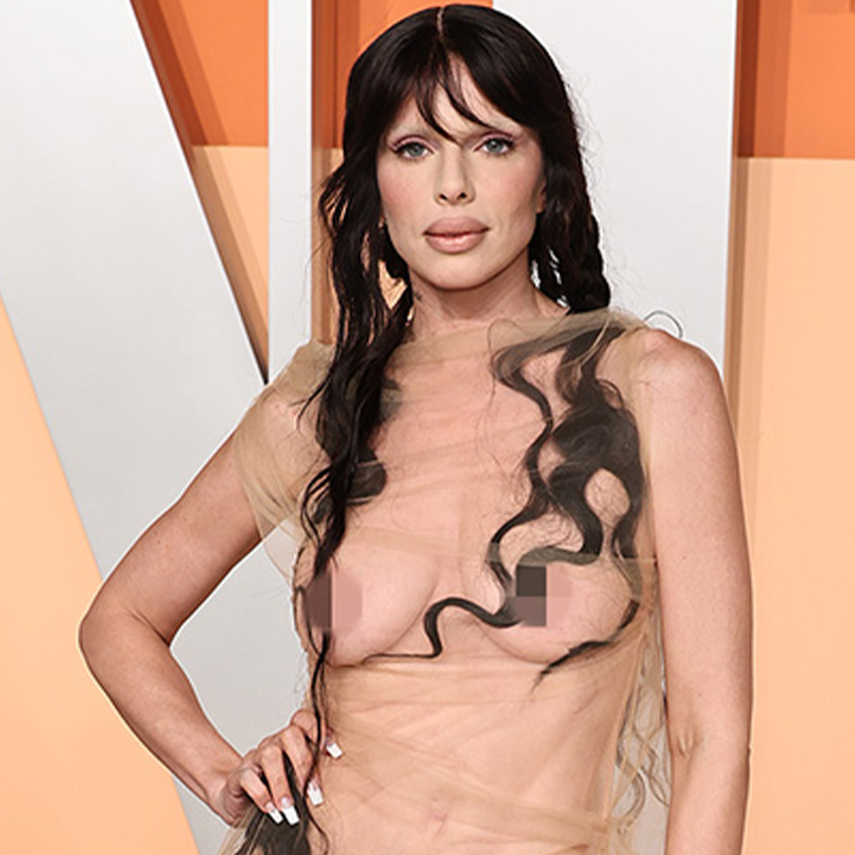 Julia Fox Channels Bianca Censori With Naked Look at Vanity Fair Party