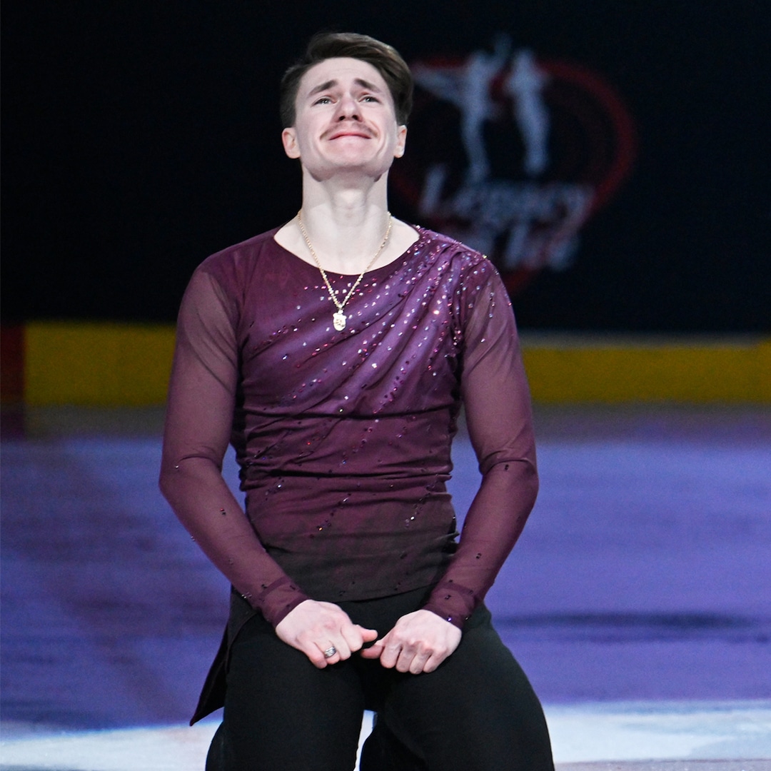 Ice Skater Whose Parents Died in Plane Crash Shares They Changed Their Flight Last Minute – E! Online Ice Skater Whose Parents Died in Plane Crash Shares They Changed Their Flight Last Minute – E! Online