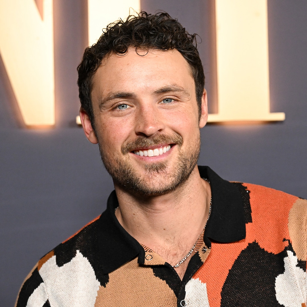 Traitors’ Dylan Efron Reveals Why He Posed For Those Viral Thirst Traps – E! Online Traitors’ Dylan Efron Reveals Why He Posed For Those Viral Thirst Traps – E! Online