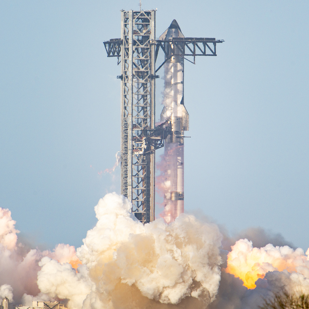 Elon Musk’s SpaceX Starship Aircraft Explodes During Testing Launch