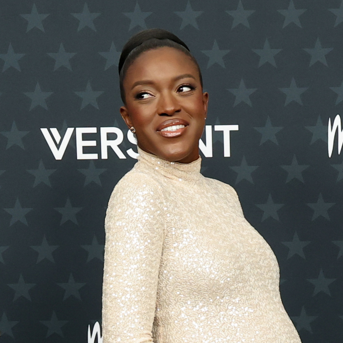 Paradise's Krys Marshall Debuts Pregnancy at Critics Choice Awards