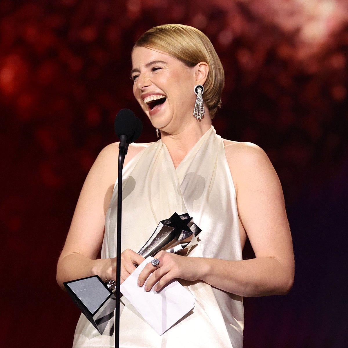 Jessie Buckley accepts Best Actress at Critics Choice Awards 2026