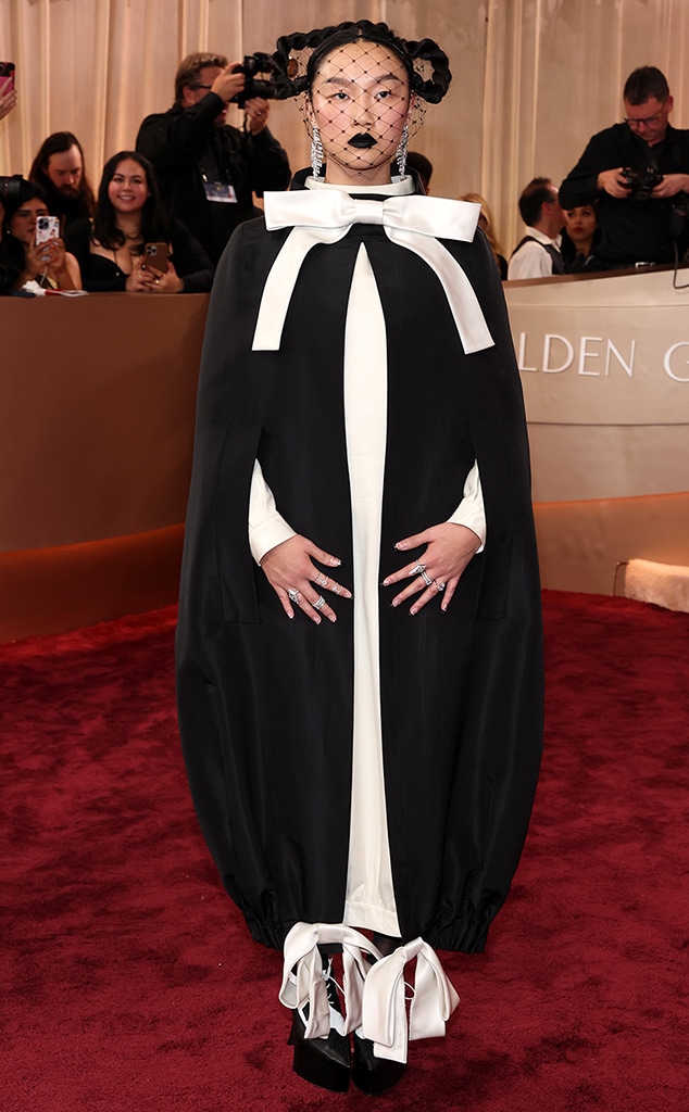 Golden Globes 2026: Jenna Ortega Red Carpet Fashion Look Golden Globes 2026: Jenna Ortega Red Carpet Fashion Look