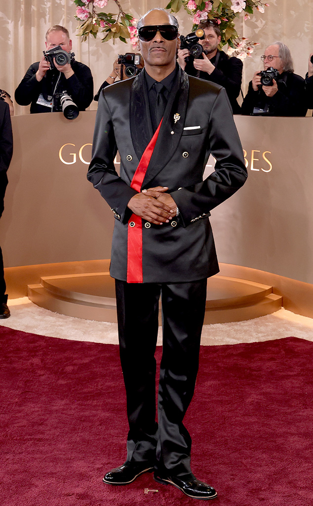 Snoop Dogg Arrives at Golden Globes 2026