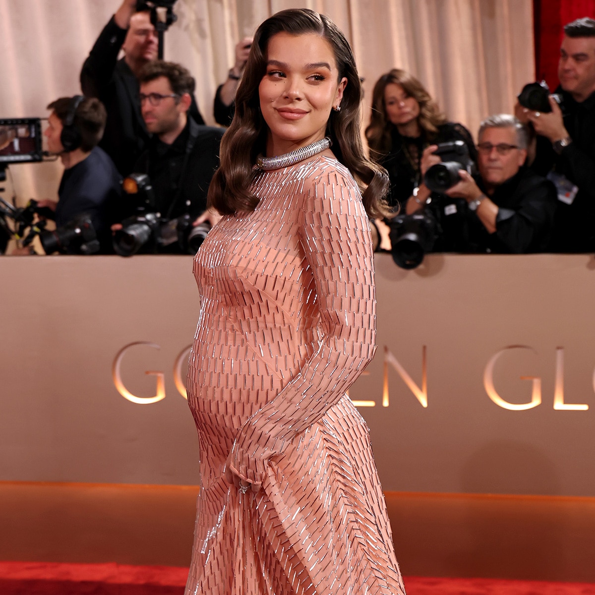 Hailee Steinfeld Arrives at Golden Globes 2026