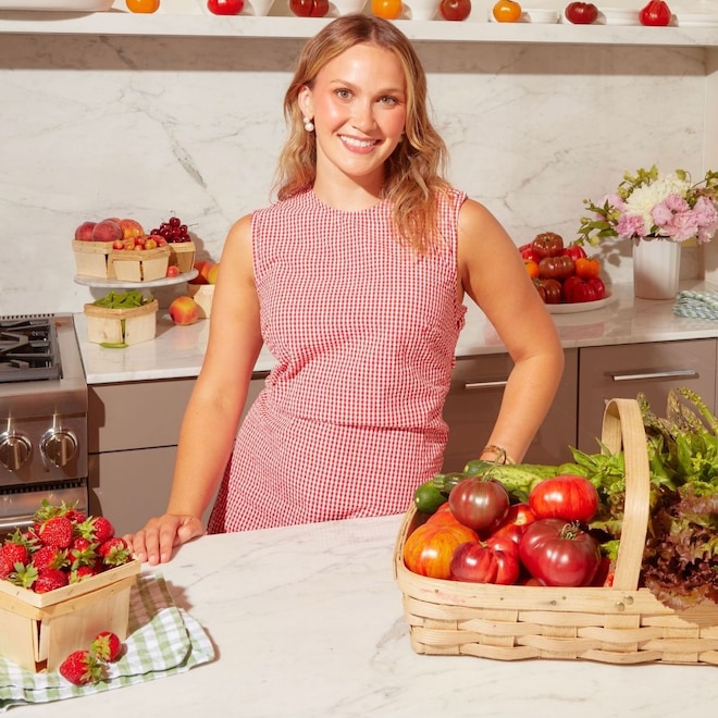 Ecomm Meredith Hayden Galentines Day Thumb.jpg