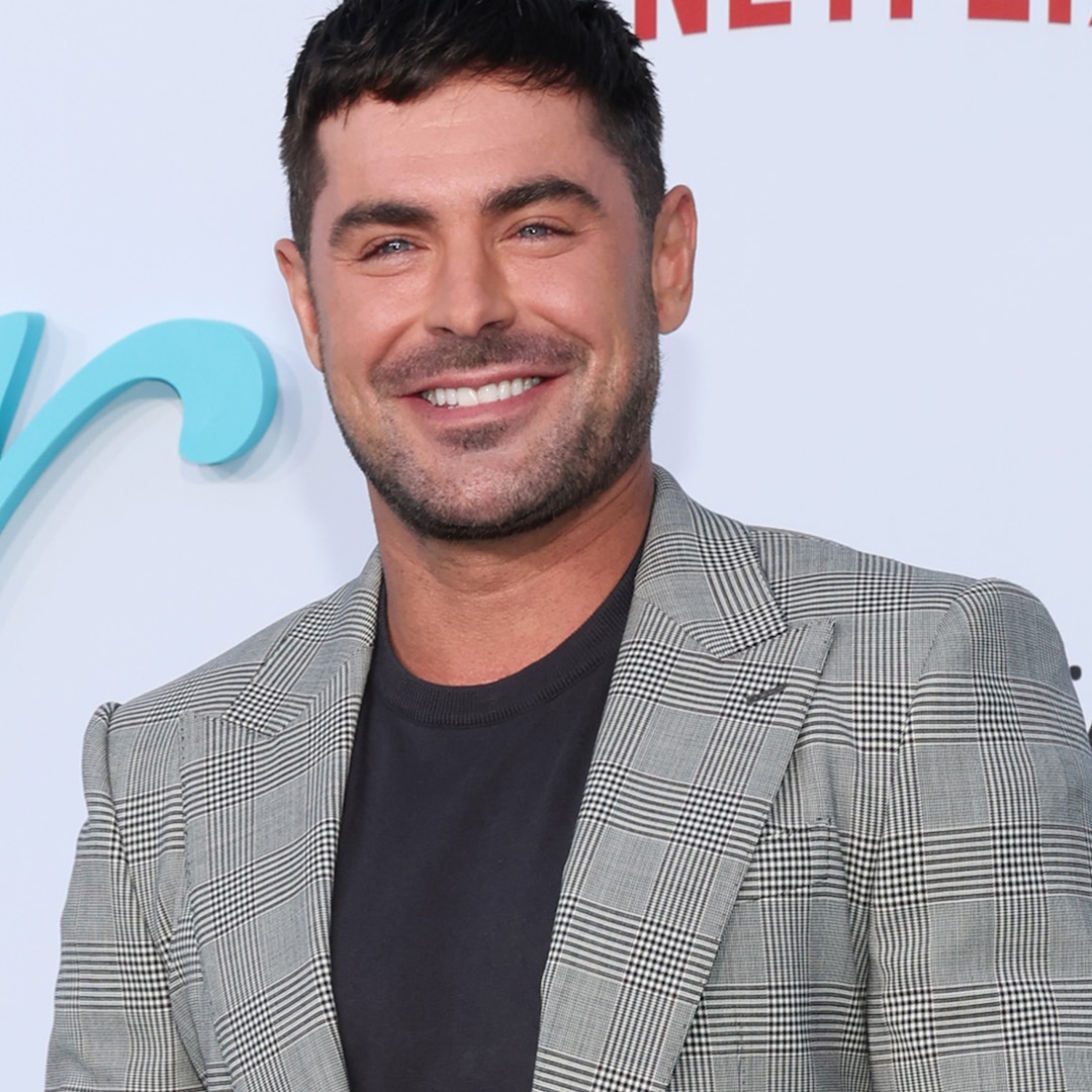 Zac Efron Rare Appearance at Patriots-Texans Football Game Zac Efron Rare Appearance at Patriots-Texans Football Game