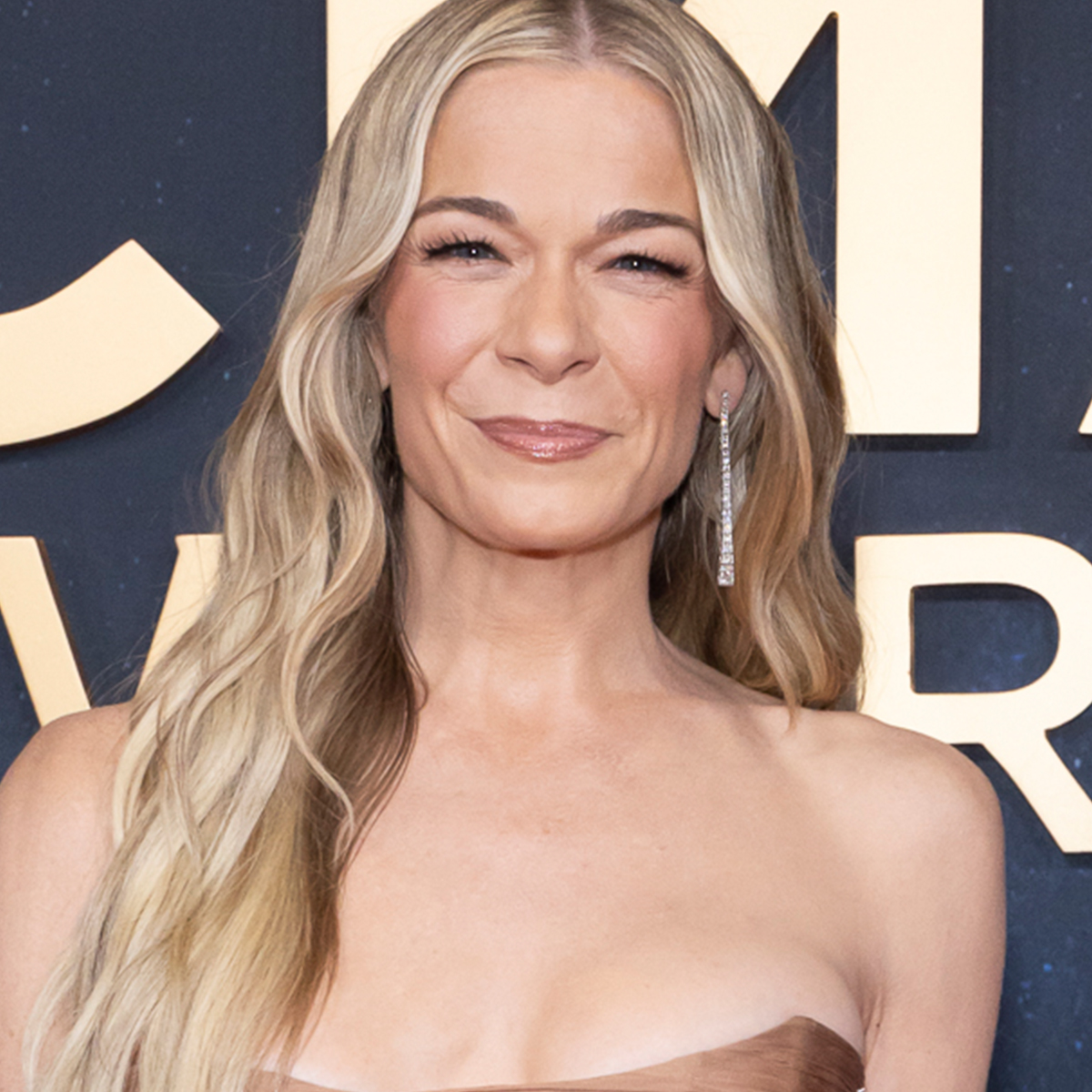 LeAnn Rimes документира опита си с терапевтичен плазмен обмен –