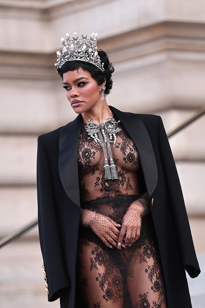 Teyana Taylor Sheer Lace Black Dress at Paris Fashion Week Teyana Taylor Sheer Lace Black Dress at Paris Fashion Week