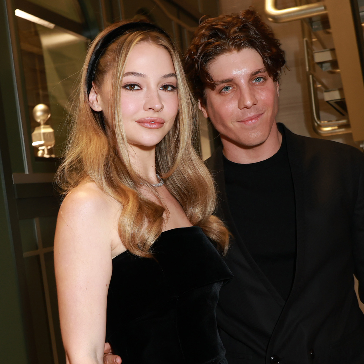 Маделин Клайн и Лукас Гейдж реагират най-добре на слуховете, че се срещат