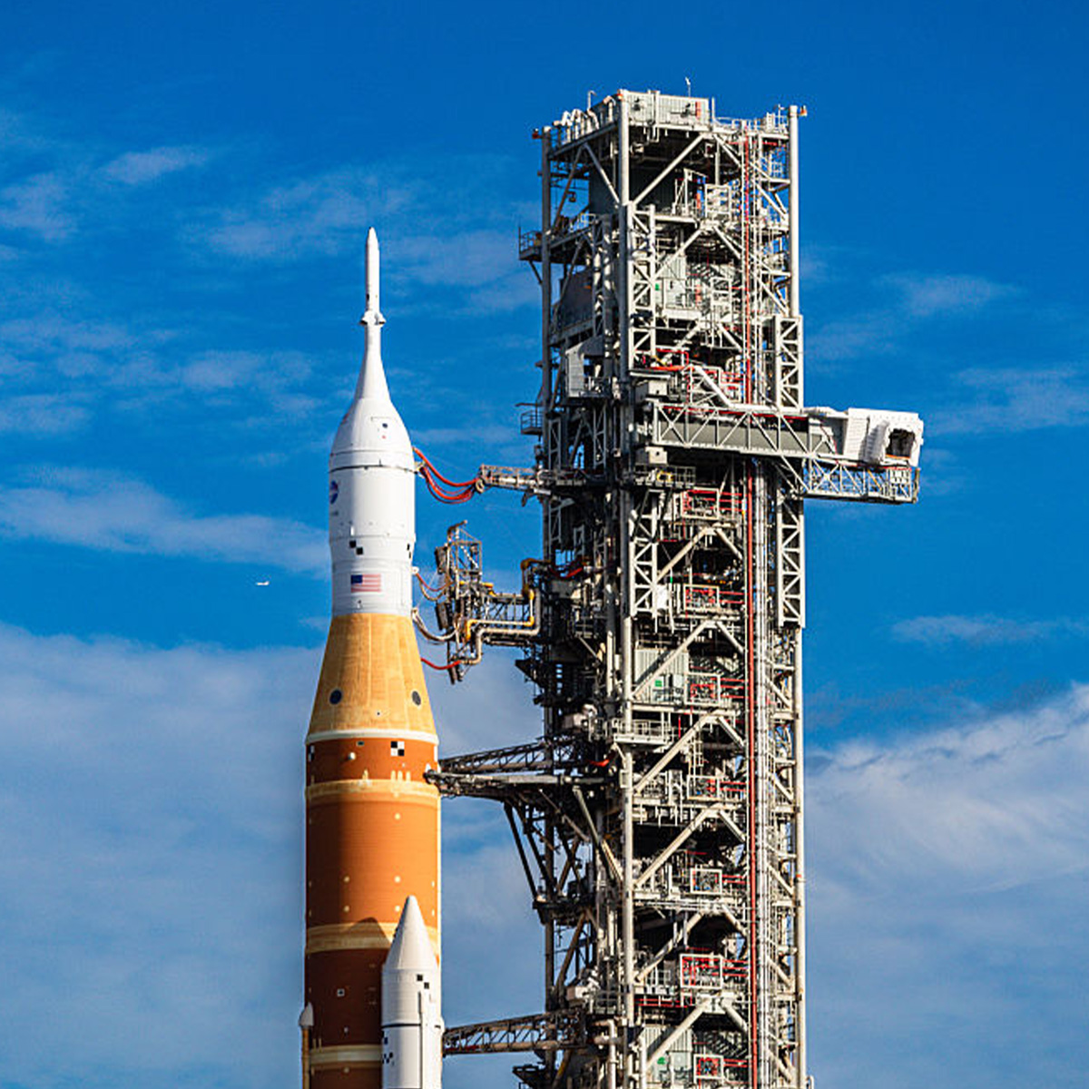 NASA Delays Moon Mission After Noticing Issue With “Hydrogen Leak”