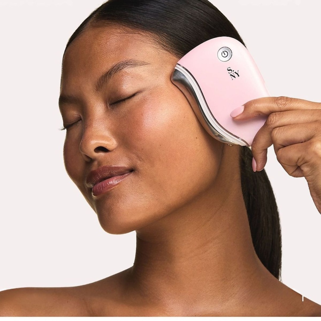 Do I Need It? A Dermatologist on If We Really Need That TikTok-Viral LED Red Light Gua Sha Do I Need It? A Dermatologist on If We Really Need That TikTok-Viral LED Red Light Gua Sha