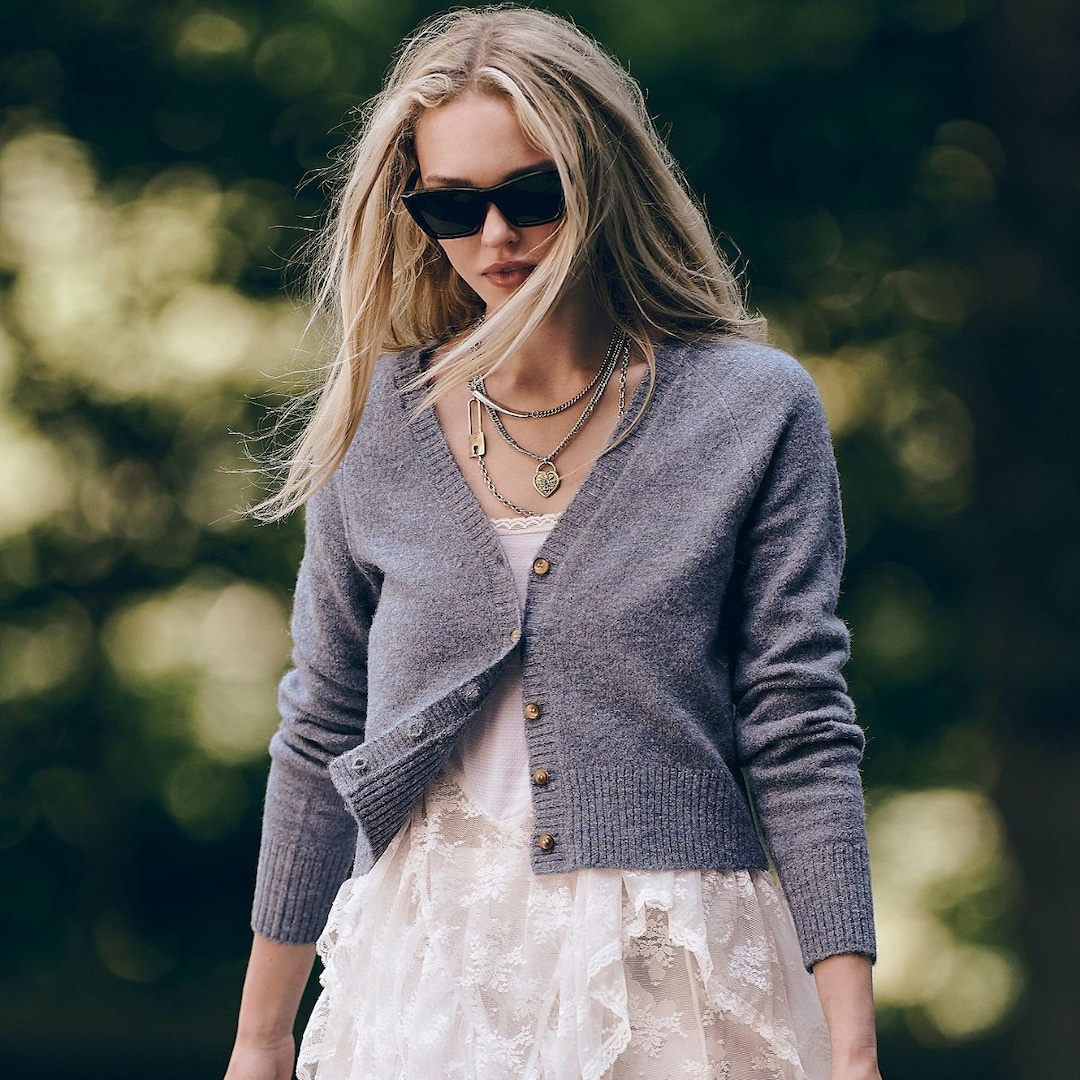 Тази жилетка Free People SoftSpun е толкова гъвкав стил който