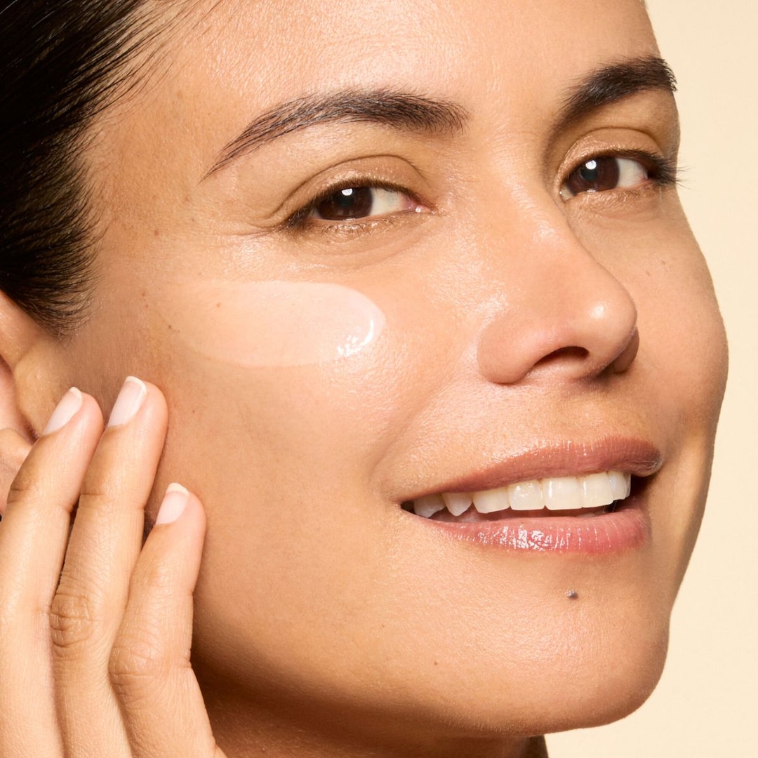 Jessica Alba Honest Beauty Vitamin C Serum, hidratante em promoção Jessica Alba Honest Beauty Vitamin C Serum, hidratante em promoção