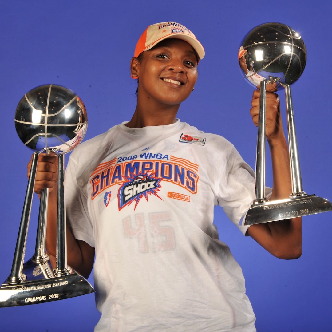 Kara Braxton, campeã da WNBA, morre aos 43 anos
