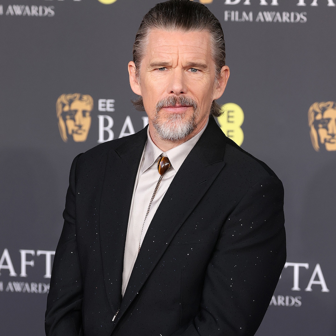 Resposta NSFW de Ethan Hawke à questão de comer na cama